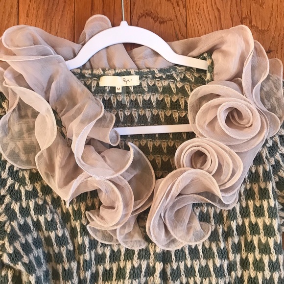 Cute ruffle jacket Ryu brand-size medium - Picture 2 of 4